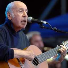 Mikel Laboa.
