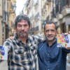Mikel Gorosabel eta Asier Serrano Loreleiko kideak, 'Ekografiak' diskoa eskuetan. Andoni Canellada / Foku