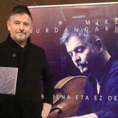 Mikel Urdangarin - Badena eta ez dena