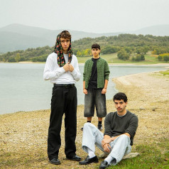 Mirotz taldeko musikariak, Lore bat landatzeko diskoaren promoziorako irudietako batean.