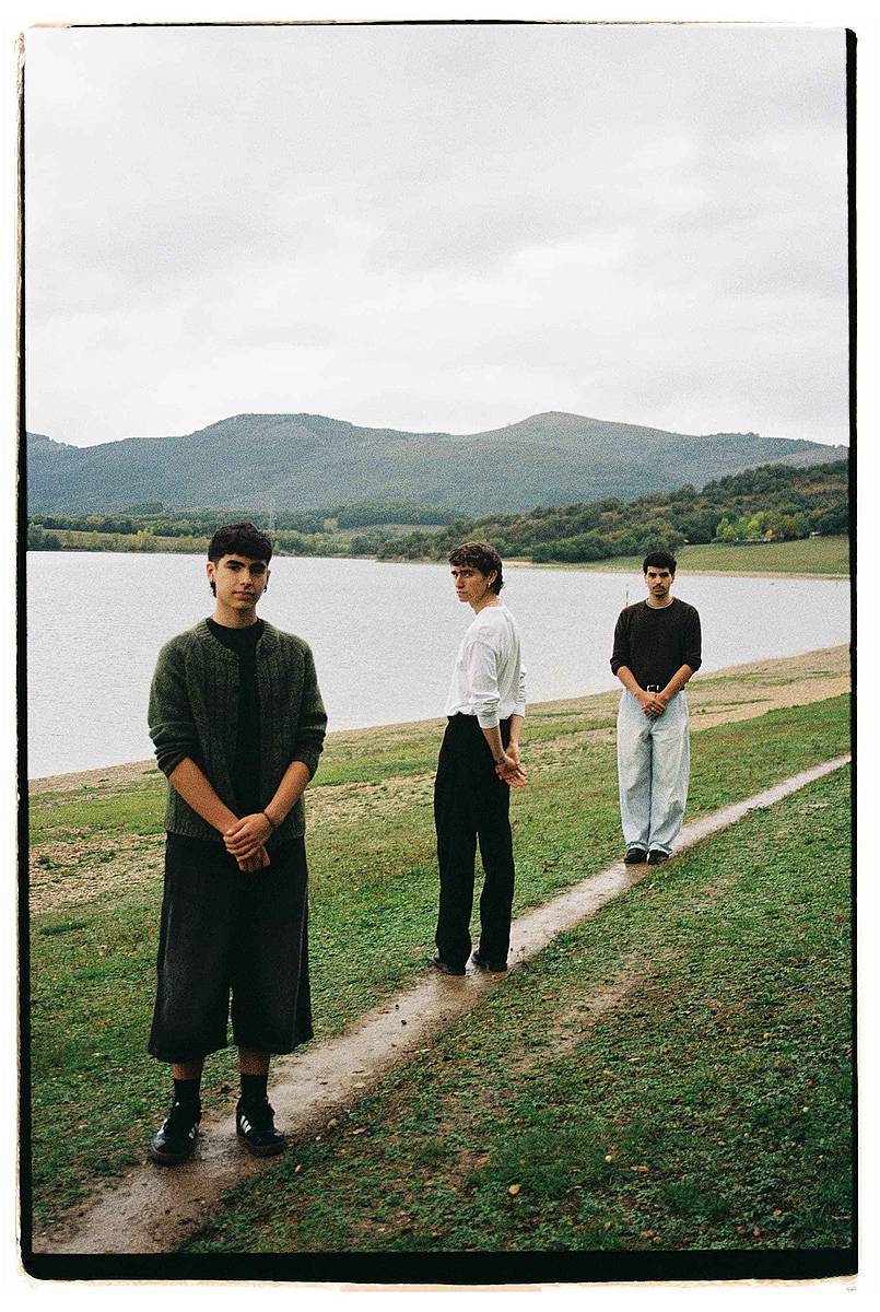 Mirotz taldeko musikariak, Lore bat landatzeko diskoaren promoziorako irudietako batean.